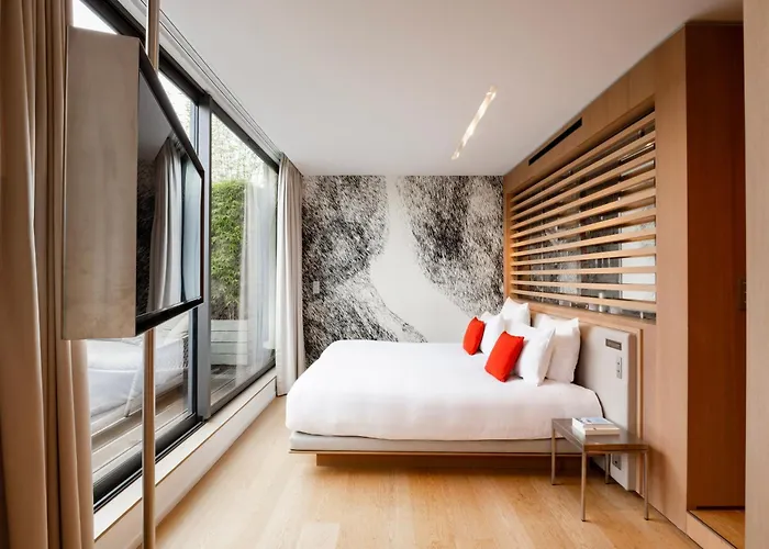Le Cinq Codet Hotel