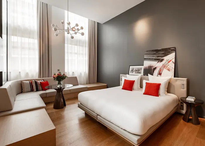 Отель Le Cinq Codet 5*