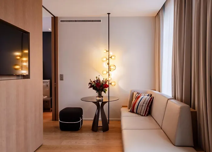 Le Cinq Codet Hotel