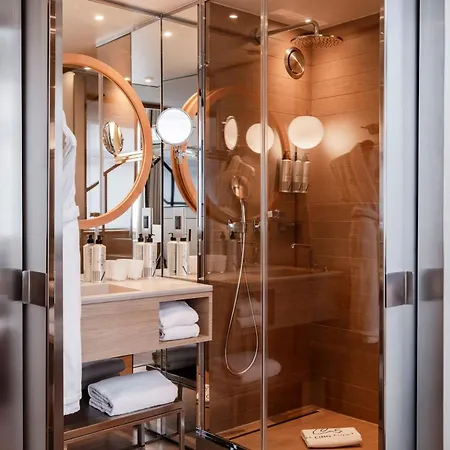 Le Cinq Codet Hotel