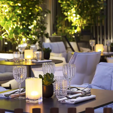 Le Cinq Codet Hotel 5*