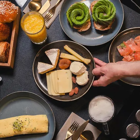 Le Cinq Codet 5* Paris