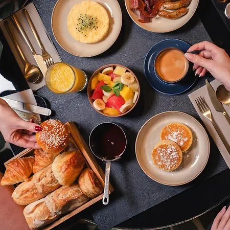 Le Cinq Codet Hotell