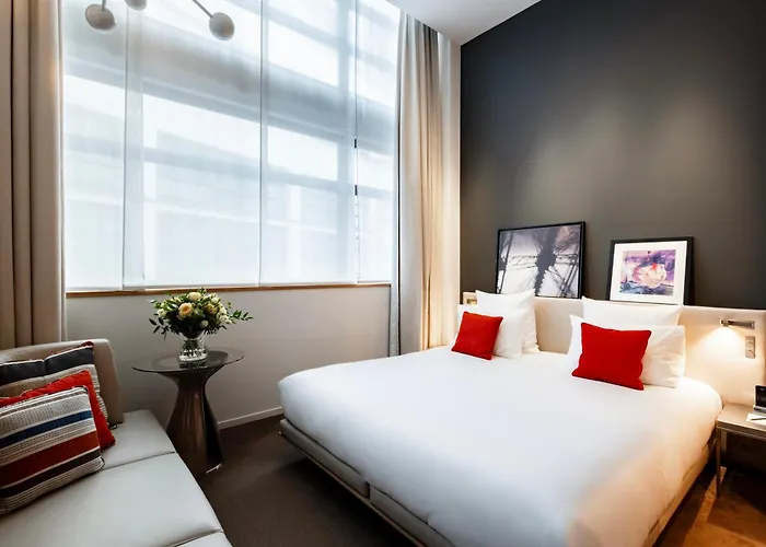 Le Cinq Codet Hotel 5*