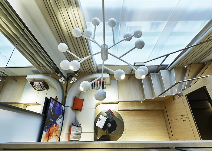 Le Cinq Codet Hotel 5*