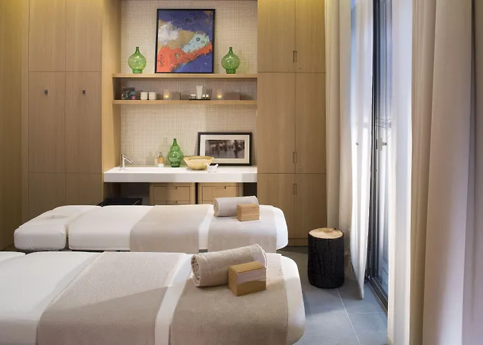 Le Cinq Codet Hotel Paris