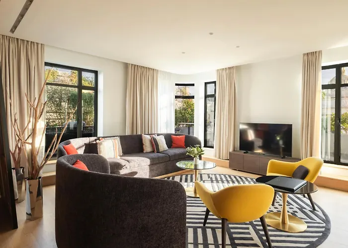 Hotel Le Cinq Codet 5*