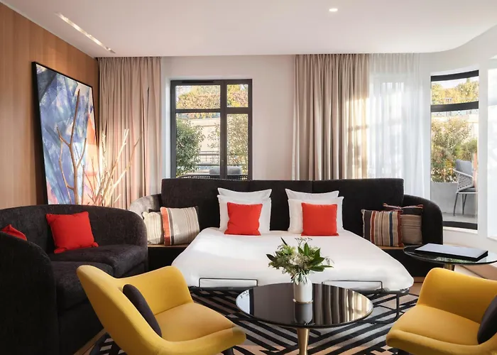 Hotel Le Cinq Codet 5*