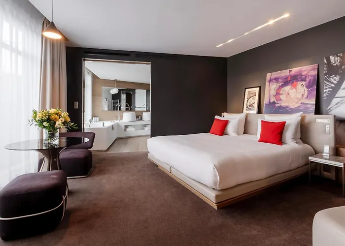 Le Cinq Codet 5* פריז